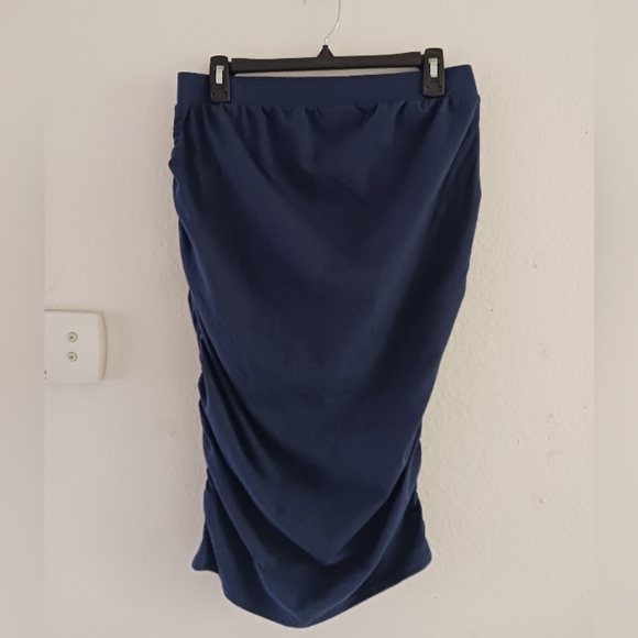 Isabel Maternity Ruched Midi Skirt - Picture 2 of 8